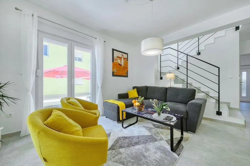 度假居 Villa Gabi With Heated Pool Božava 克罗地亚